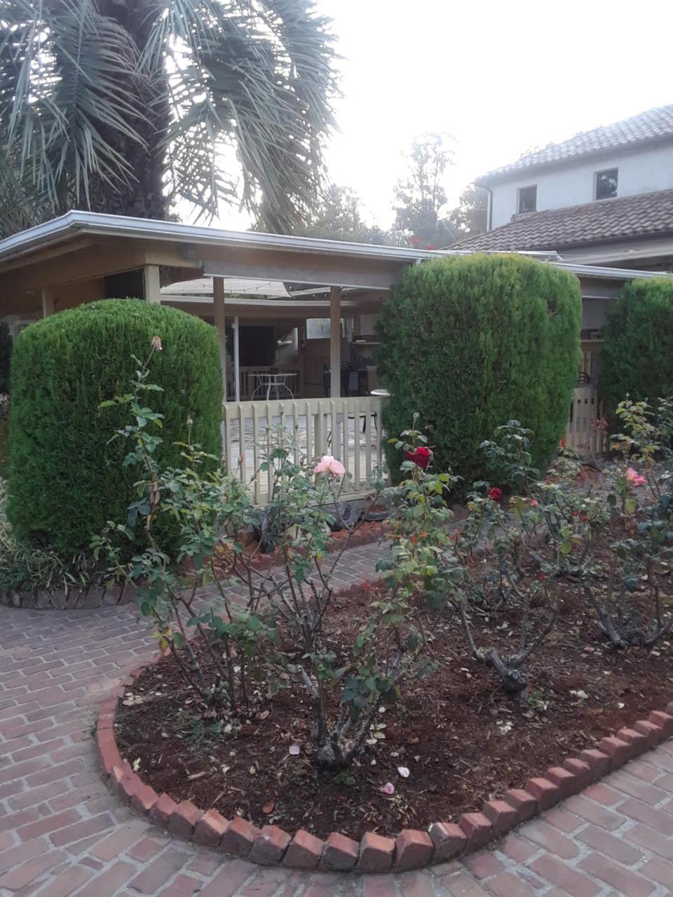 Los Gatos Garden Inn Hotel מראה חיצוני תמונה